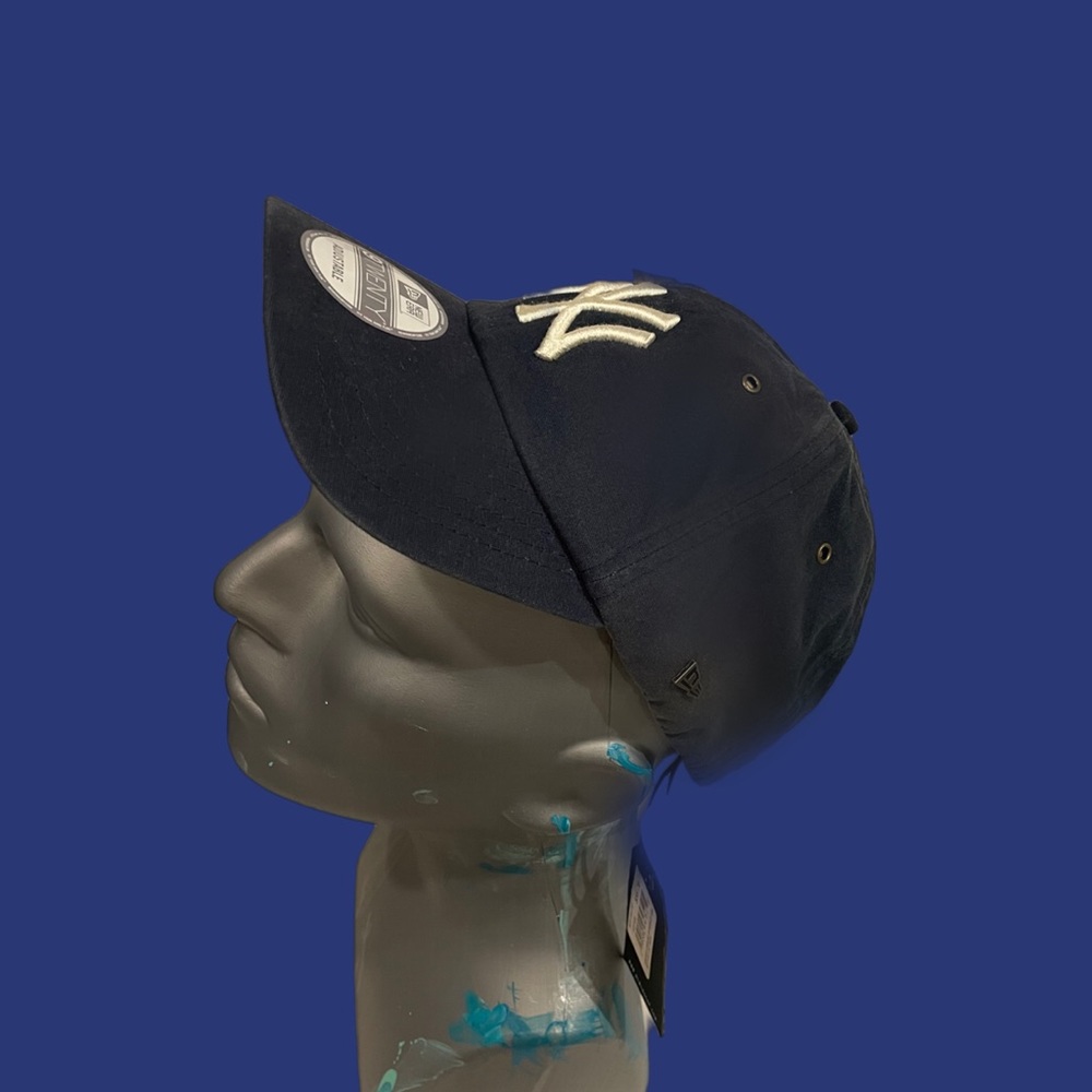 NY adjustable cap